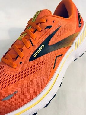 Brooks Adrenaline GTS 23 Running Shoes